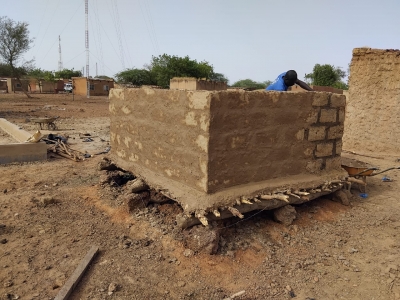 Gomponsom: Construction du Grenier Traditionnel Amélioré